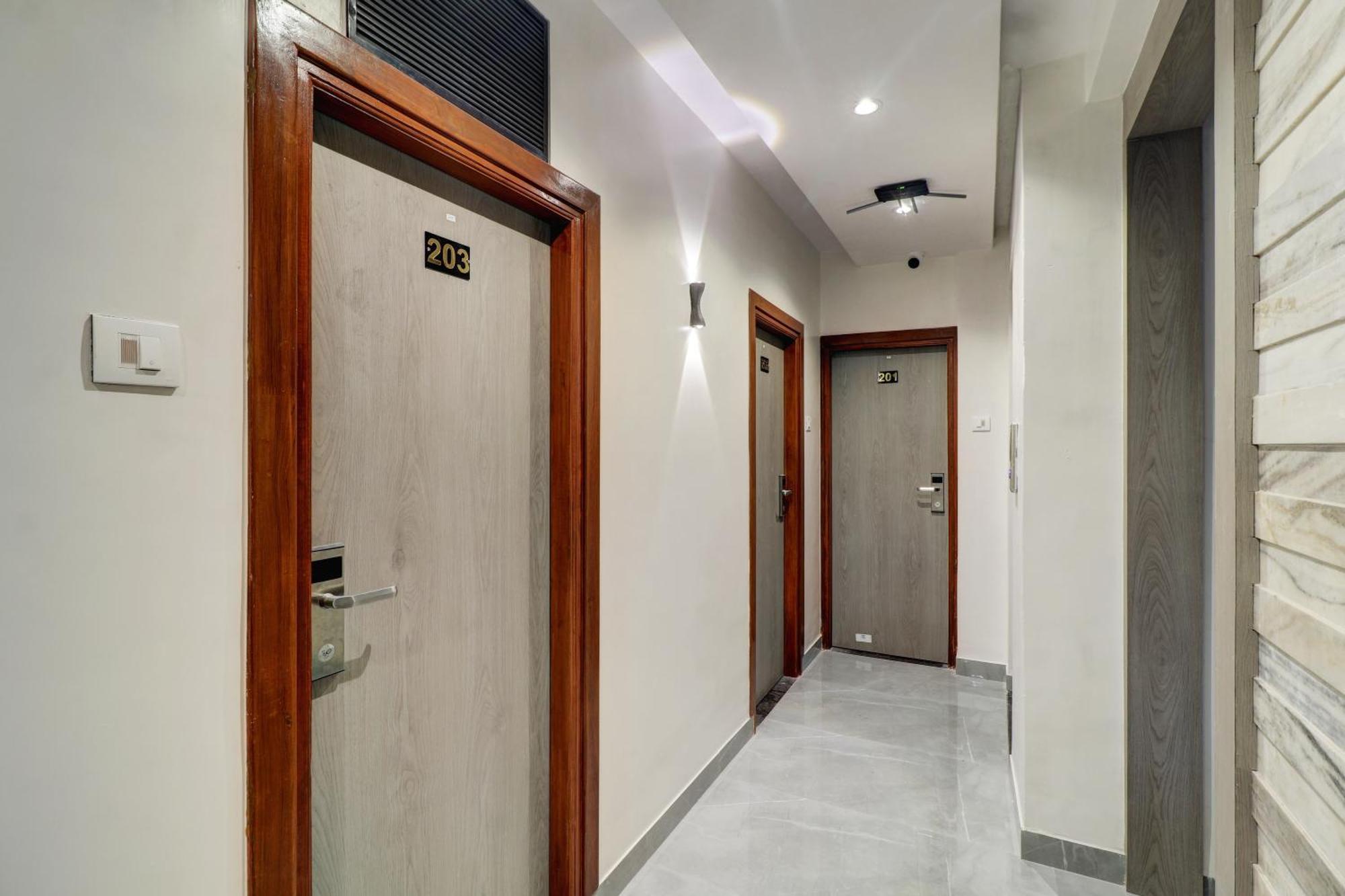 מומביי Hotel Enigma Inn מראה חיצוני תמונה